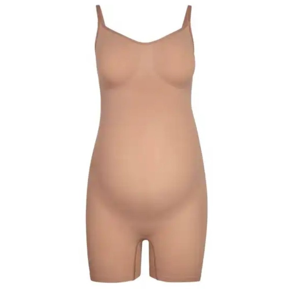 SKIMS | Sculpting Bodysuit Mid Thigh
